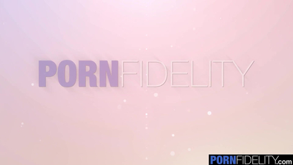 PORNFIDELITY Riley Reid Gets Off In More Ways Than One