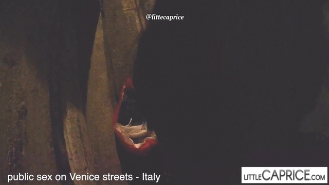 LITTLE CAPRICE - Public sex with an stranger in Venice